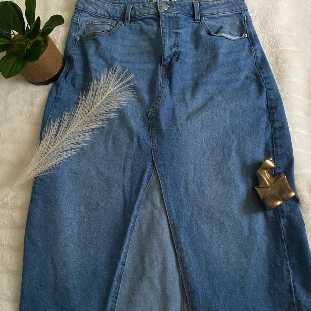 Split Hem Skirt
